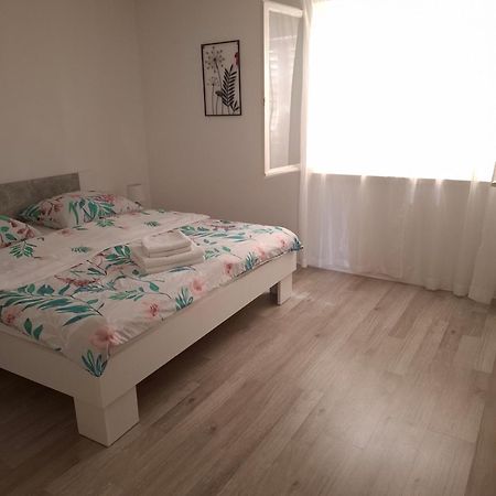 Apartment "None" Μακάρσκα Εξωτερικό φωτογραφία